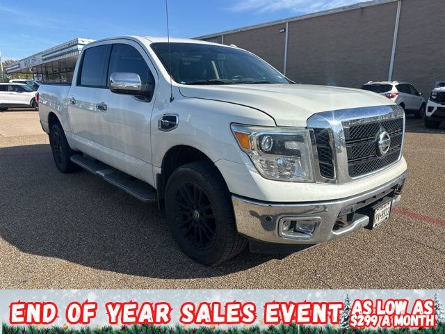 2017 Nissan Titan SL's photo
