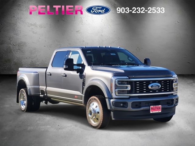 2026 Ford F-450 Super Duty Platinum's photo