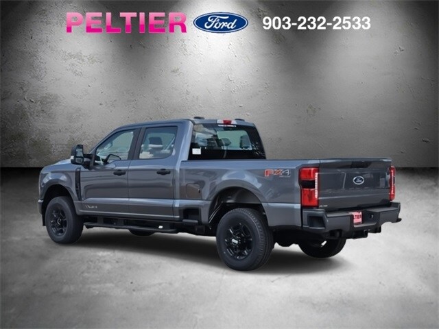 2025 Ford F-250 photo 2