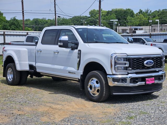 2026 Ford F-350 Lariat 4x4 Crew Cab 8' Box DRW's photo