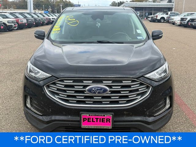 2021 Ford Edge Titanium photo 2