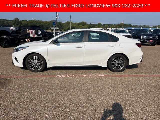 2024 Kia Forte GT-Line photo 4