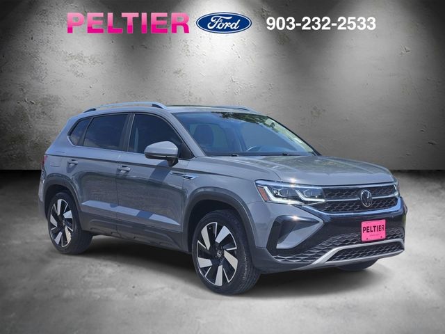 2024 Volkswagen Taos 1.5T SEL 4Motion's photo