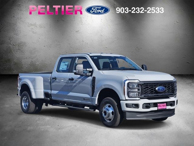 2026 Ford F-350 Super Duty XL's photo