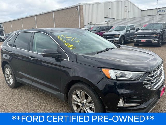 2021 Ford Edge Titanium's photo