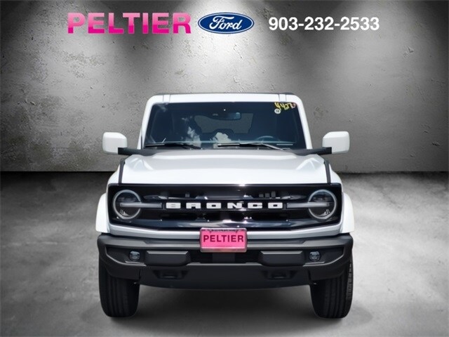 2025 Ford Bronco Outer Banks photo 2