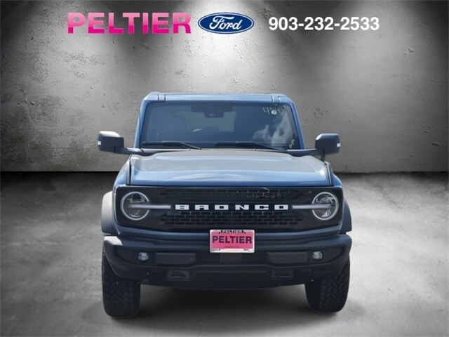 2025 Ford Bronco Outer Banks photo 2