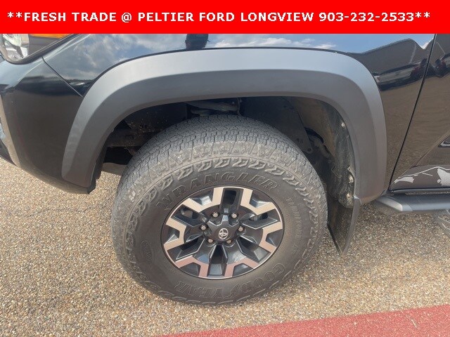 2023 Toyota Tacoma TRD Off-Road photo 2