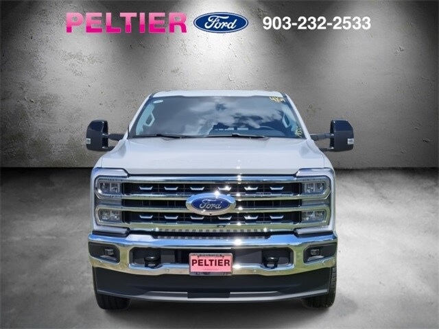 2026 Ford F-250 Lariat photo 2