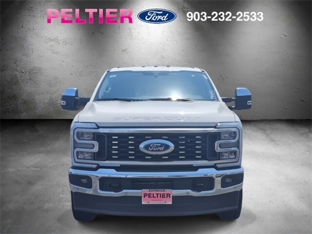 2025 Ford F-350 Lariat photo 2