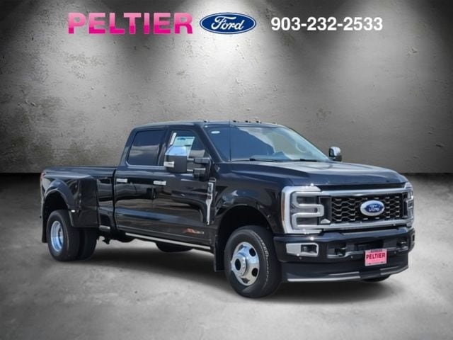 2026 Ford F-350 Super Duty Platinum's photo
