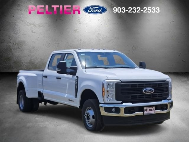 2025 Ford F-350 Super Duty XL's photo