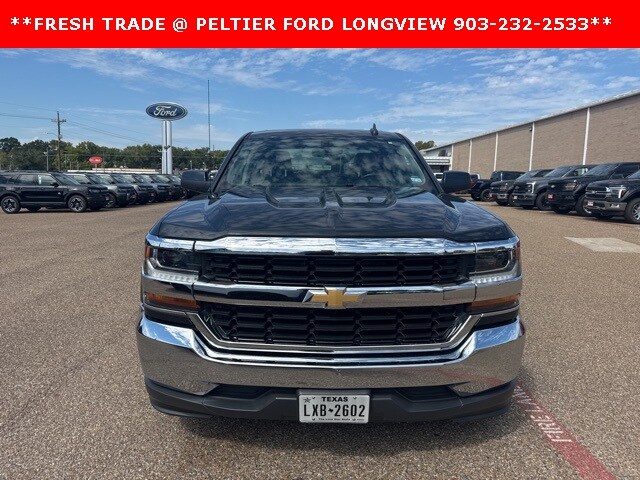 2018 Chevrolet Silverado 1500 LT photo 2