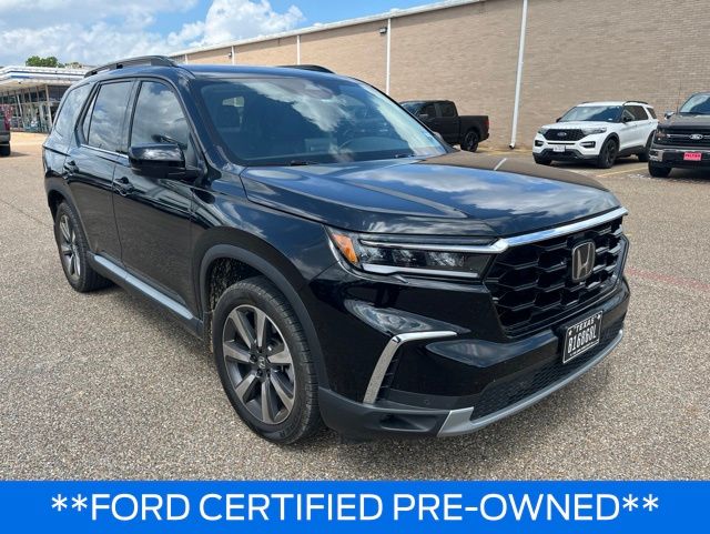 2024 Honda Pilot Touring 2WD's photo