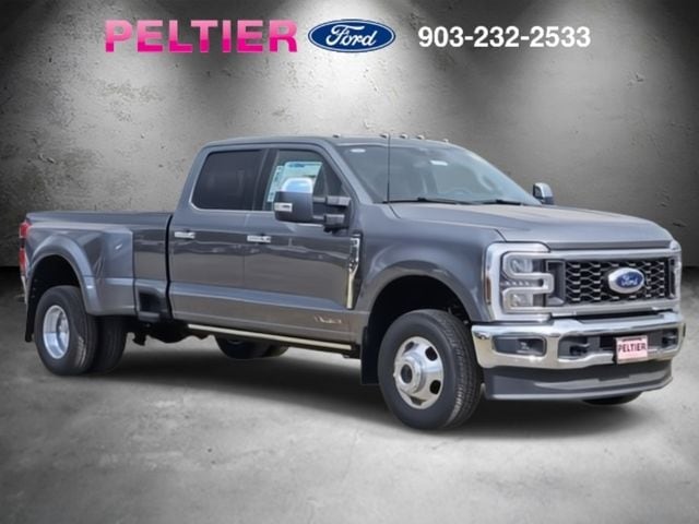 2025 Ford F-350 Super Duty Lariat's photo