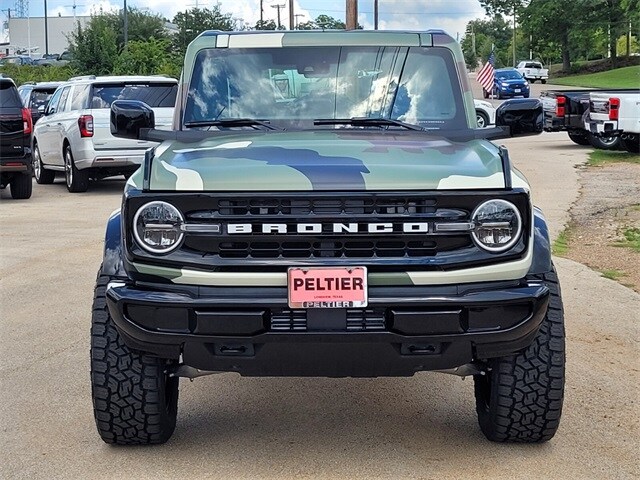 2025 Ford Bronco Base photo 2