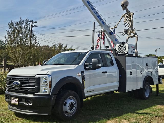 2025 Ford F-550 Super Duty Chassis Cab XL's photo