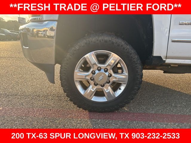 2017 Chevrolet Silverado 2500HD LTZ photo 4