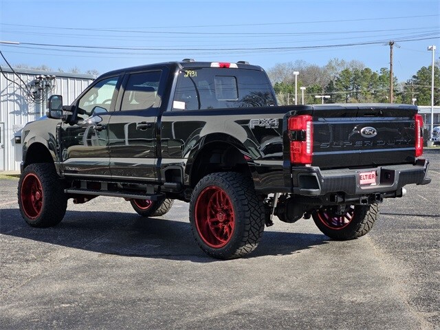 2025 Ford F-250 Lariat photo 3