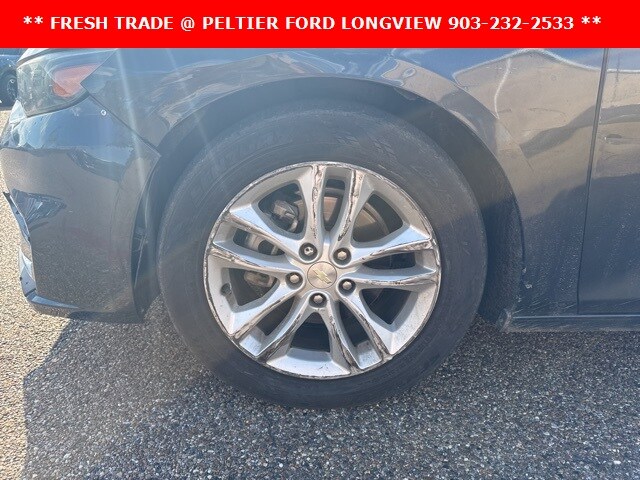 2017 Chevrolet Malibu 1LT photo 4