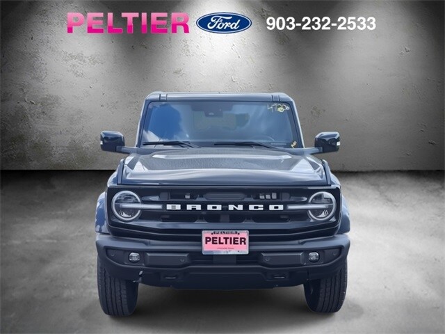 2025 Ford Bronco Outer Banks photo 2
