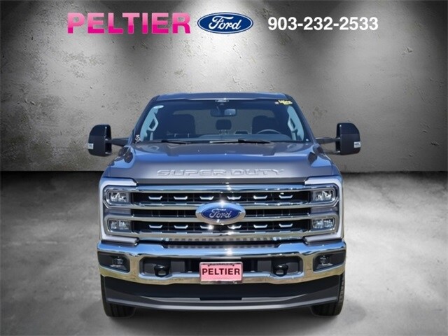 2026 Ford F-350 Lariat photo 2