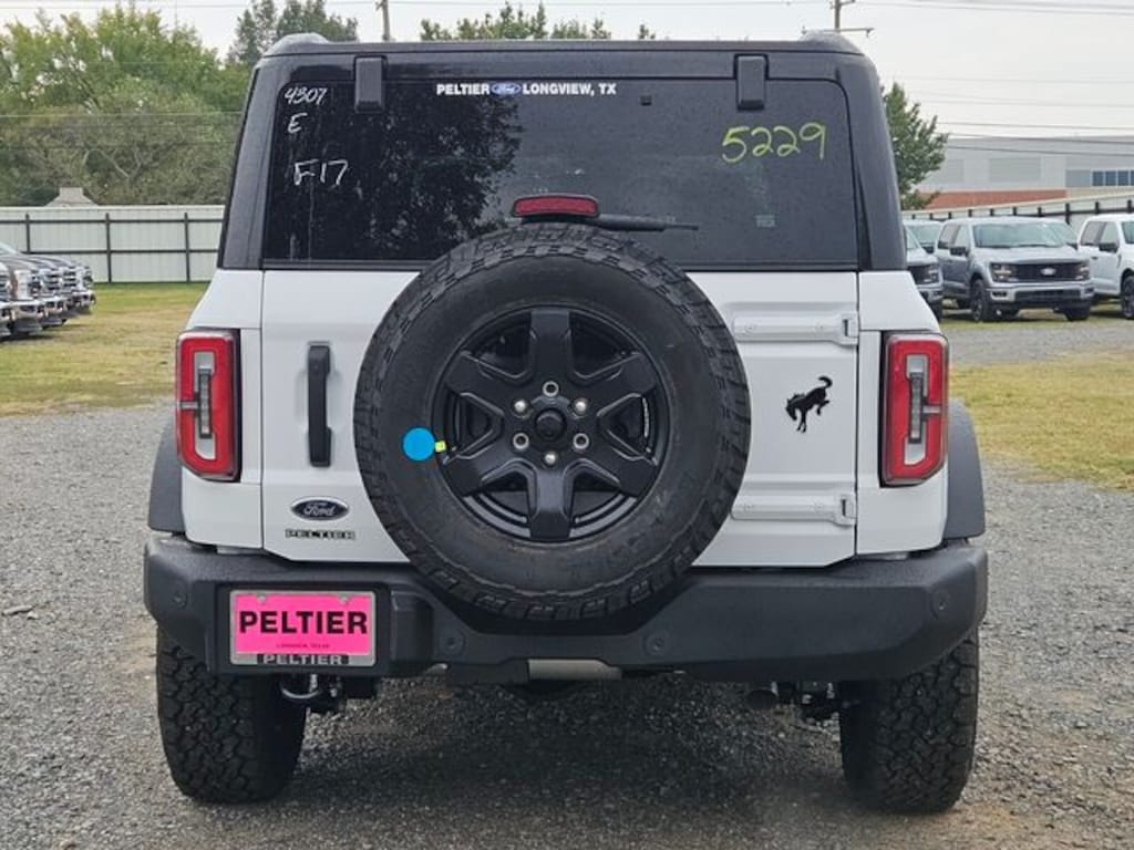 New 2025 Ford Bronco Outer Banks SUV