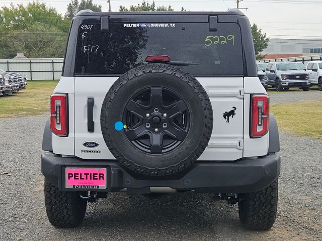 2025 Ford Bronco Outer Banks photo 4