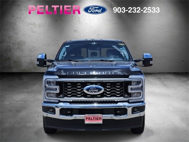 2025 Ford F-350 Lariat photo 2