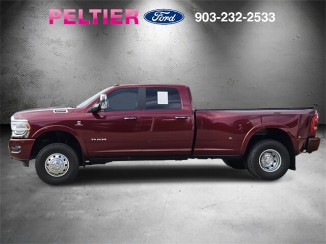 2022 Ram 3500 Laramie photo 4