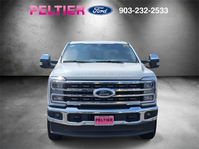 2025 Ford F-250 photo 2