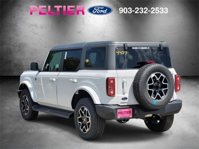 2025 Ford Bronco Outer Banks photo 3