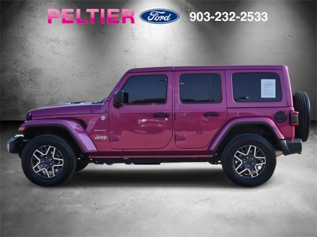 2024 Jeep Wrangler Sahara photo 4