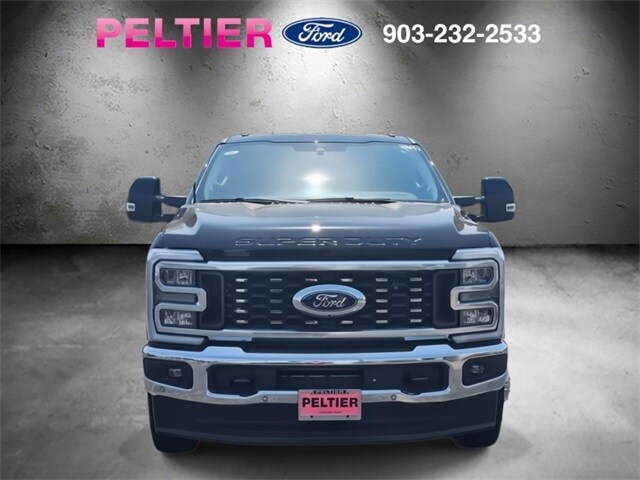 2025 Ford F-350 Lariat photo 2