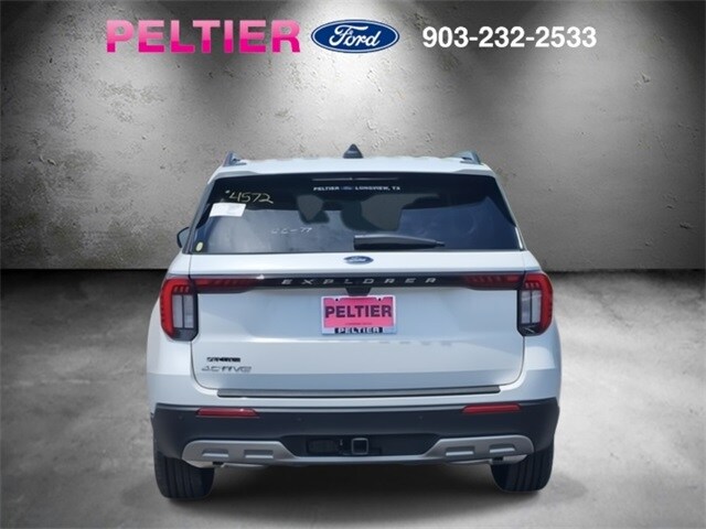 2025 Ford Explorer photo 3