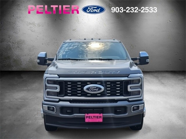 2025 Ford F-350 Platinum photo 2