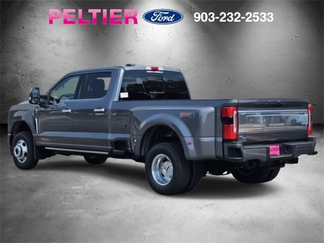2025 Ford F-350 Platinum photo 3