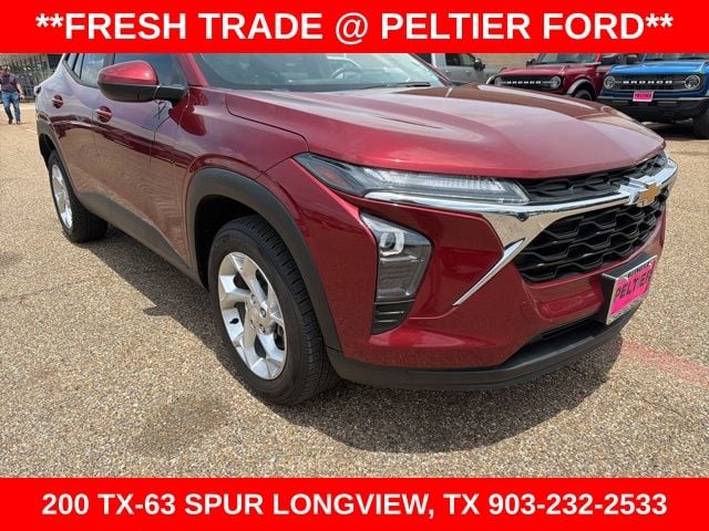 2024 Chevrolet Trax LS's photo