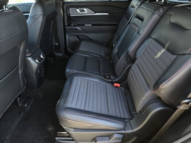 2026 Ford Explorer ST-Line - Photo 21