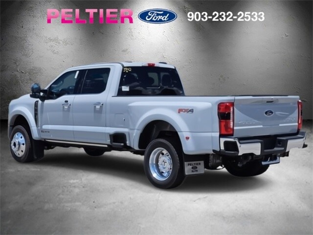 2025 Ford F-450 photo 3