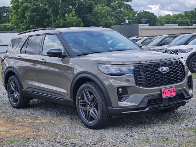 2026 Ford Explorer ST-LINE RWD's photo