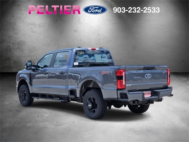 2025 Ford F-250 photo 3