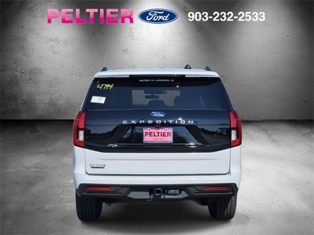 2025 Ford Expedition photo 4