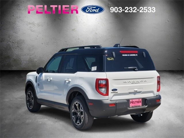 2025 Ford Bronco Sport Outer Banks photo 3