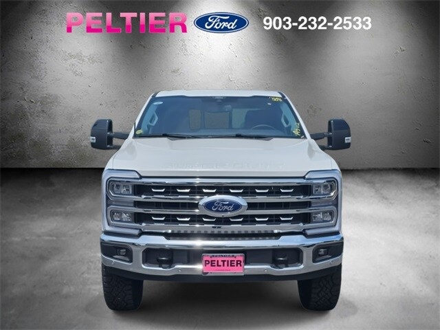 2025 Ford F-250 Lariat photo 2