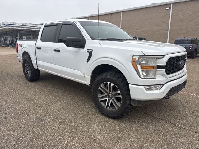 2021 Ford F-150 XL's photo