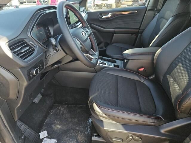 2026 Ford Escape ST-Line - Photo 18