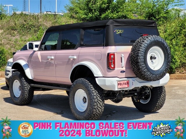 2024 Ford Bronco Outer Banks photo 3