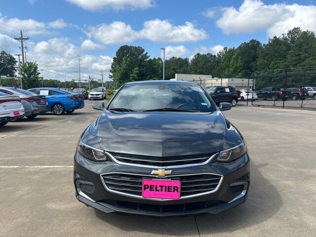 Used 2018 Chevrolet Malibu 1LT with VIN 1G1ZD5ST1JF142414 for sale in Longview, TX