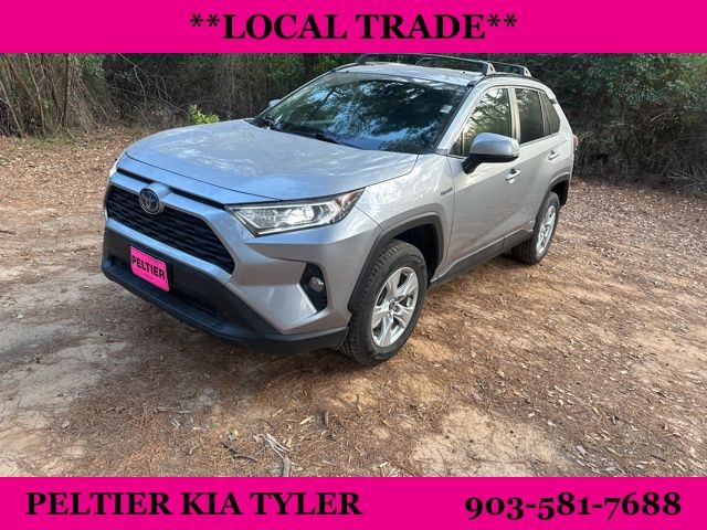 2021 Toyota RAV4 Hybrid XLE photo 3